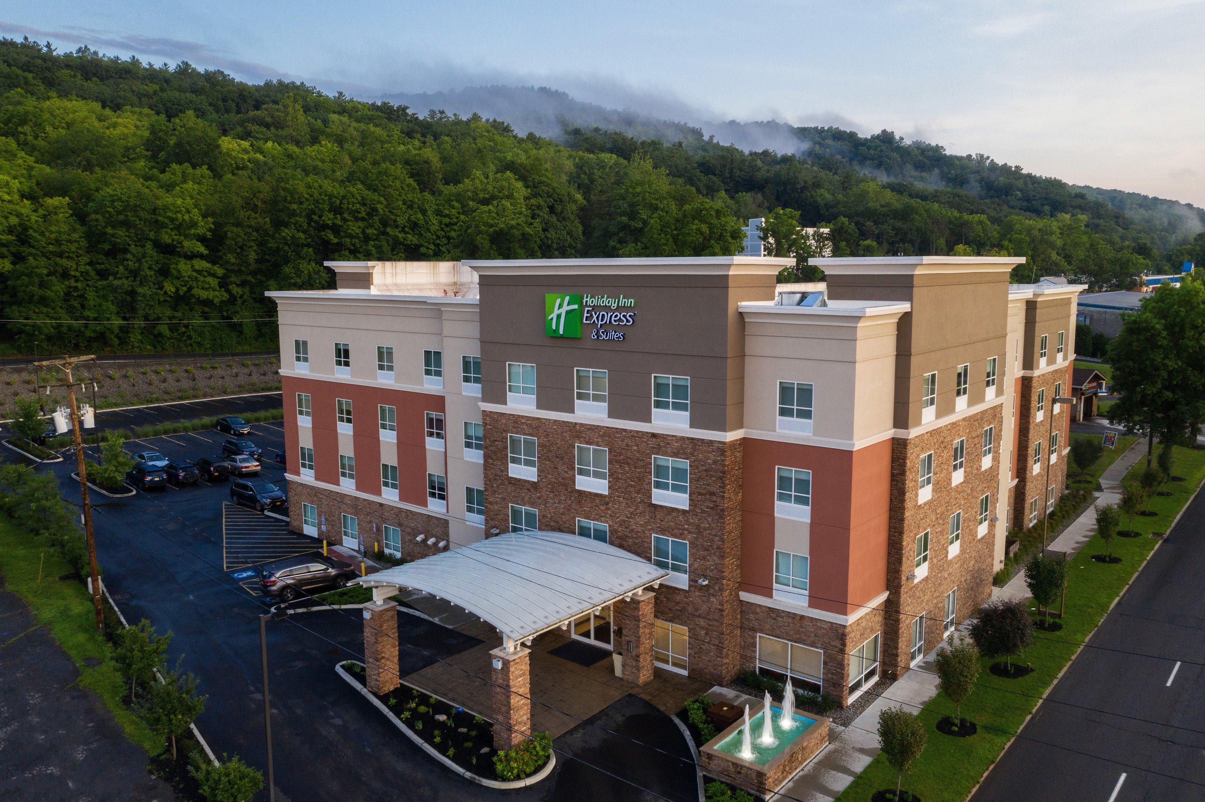 Holiday Inn Express & Suites - Ithaca, An Ihg Hotel Exterior photo